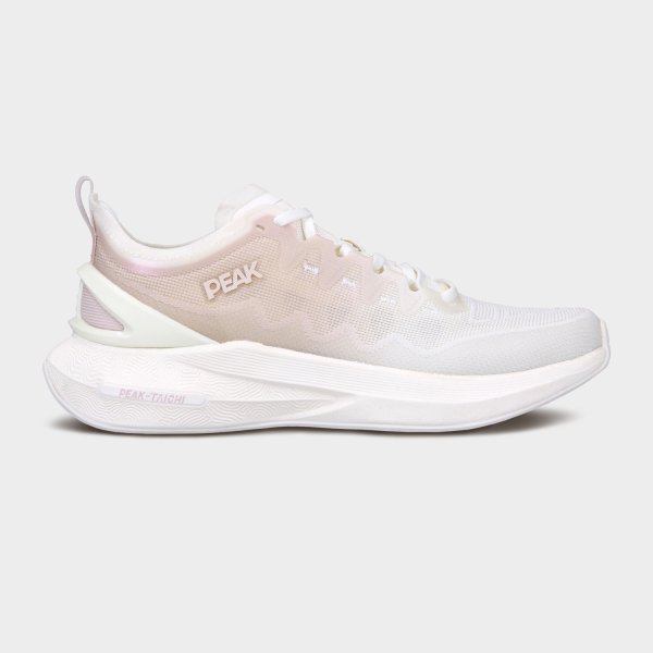 Кросівки жіночі